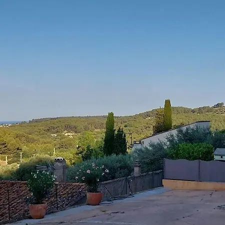 Bas De Avec Piscine Partagee Avec Les Hotes אוליאולה